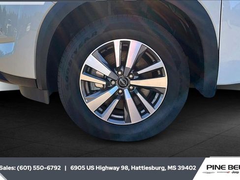 Used 2023 Nissan Pathfinder SL w/ Lighting Package (N92) image 7