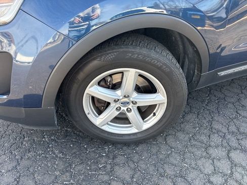 Used 2016 Ford Explorer XLT w/ Equipment Group 202A image 2