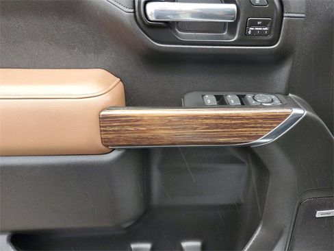 Used 2020 Chevrolet Silverado 1500 High Country w/ Technology Package image 17