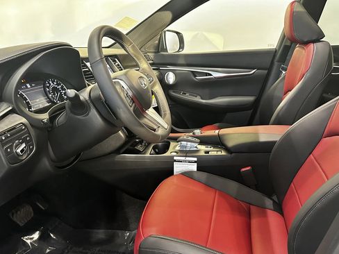 New 2025 INFINITI QX50 Sport image 11