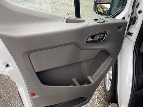 Used 2024 Ford Transit 250 Low Roof w/ Exterior Upgrade Package RWD image 17