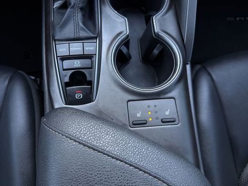 Used 2021 Toyota Camry XSE image 21