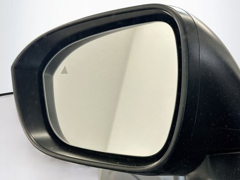 Used 2025 Nissan Rogue S AWD/4WD image 16