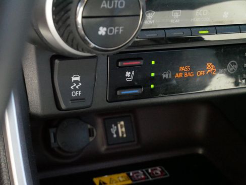 Used 2024 Toyota RAV4 Limited w/ Advanced Technology Package image 29