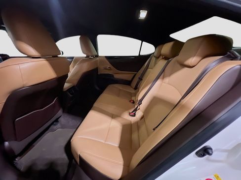 Used 2019 Lexus ES 350 Luxury image 17