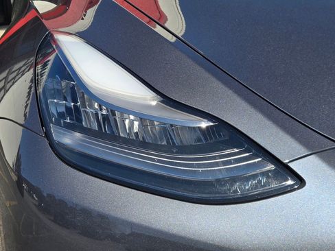 Used 2021 Tesla Model Y Long Range image 13