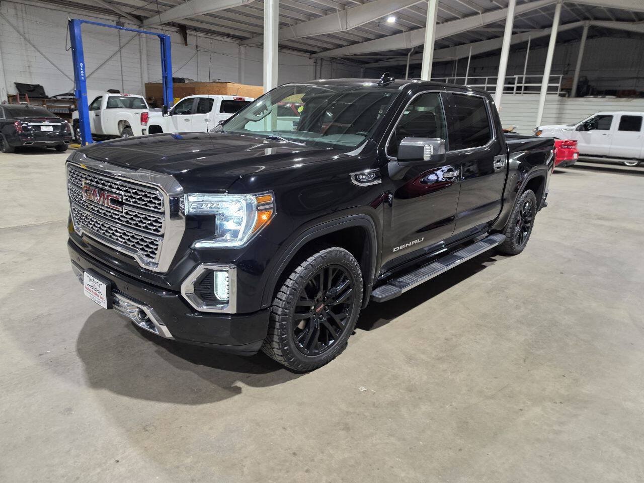 Used 2019 GMC Sierra 1500 Denali w/ Driver Alert Package II AWD/4WD image 2