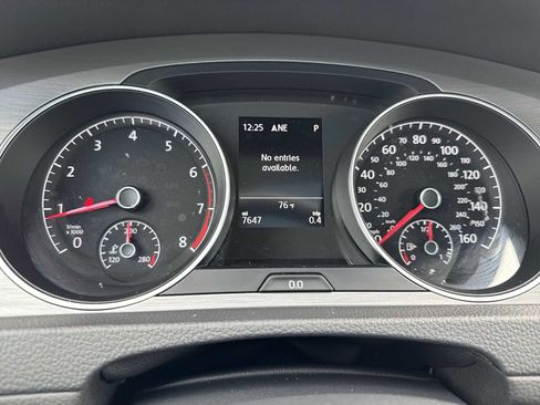Used 2017 Volkswagen Golf 4-Door FWD image 31