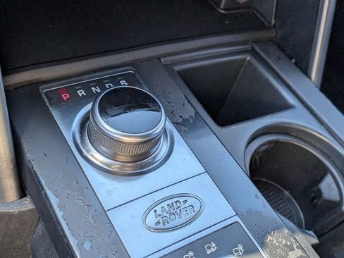 Used 2020 Land Rover Discovery Landmark image 26