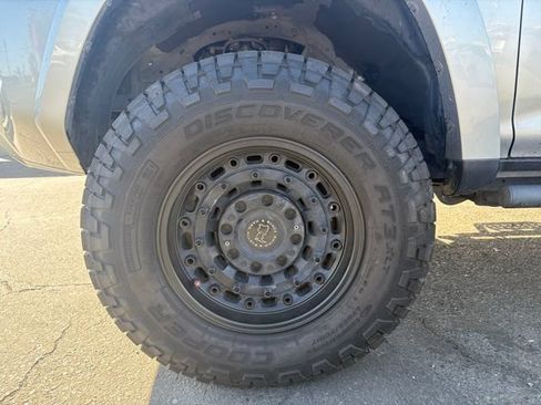 Used 2020 Toyota 4Runner TRD Off-Road Premium AWD/4WD image 9