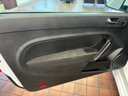 Used 2018 Volkswagen Beetle 2.0T S w/ Style & Comfort Package For S image 7