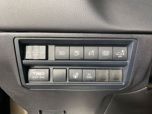 Used 2025 Toyota Tundra TRD Pro AWD/4WD image 19