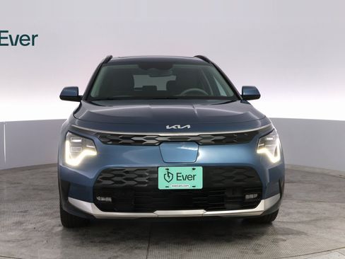 Used 2024 Kia Niro Wave w/ Wave Preserve Package image 3