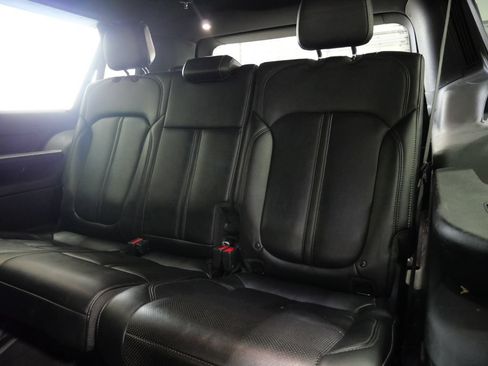 Used 2024 Jeep Wagoneer L Series II w/ Flexible Seating Group AWD/4WD image 20