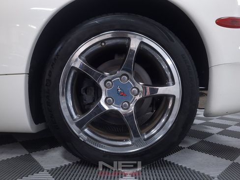 Used 2001 Chevrolet Corvette Coupe w/ Preferred Equipment Group2 RWD image 65