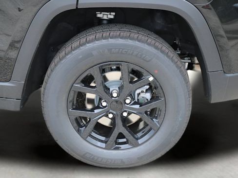 New 2026 Jeep Grand Cherokee 4WD image 9