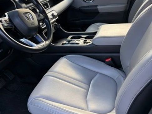 Used 2024 Honda Pilot EX-L image 16