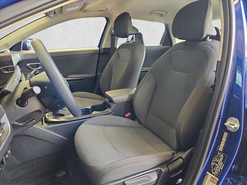 Used 2025 Kia K4 FWD image 14