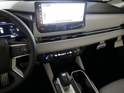 New 2025 Mitsubishi Outlander AWD image 5