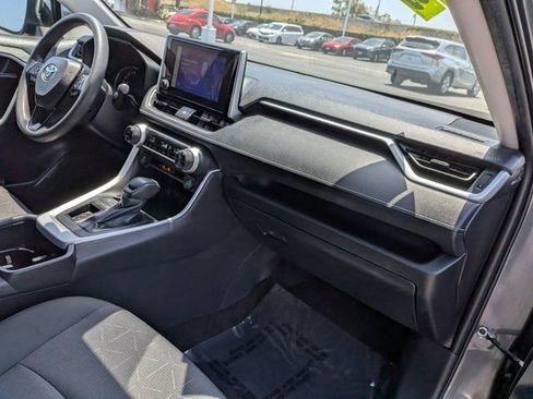 Used 2025 Toyota RAV4 XLE FWD image 6