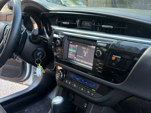 Used 2015 Toyota Corolla S FWD image 37