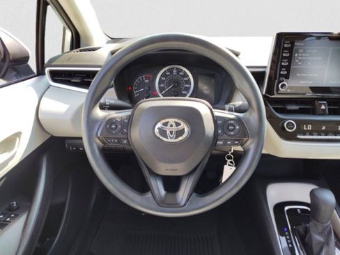 Used 2021 Toyota Corolla LE image 13