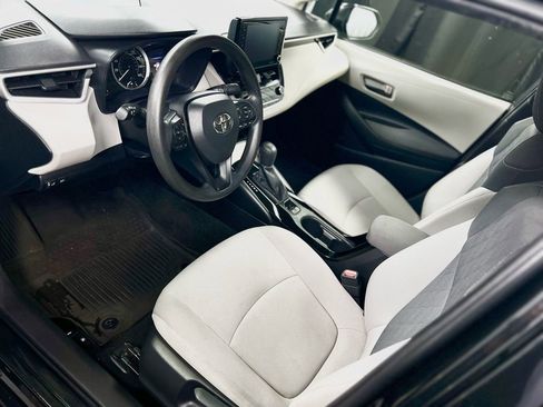 Used 2022 Toyota Corolla LE image 17