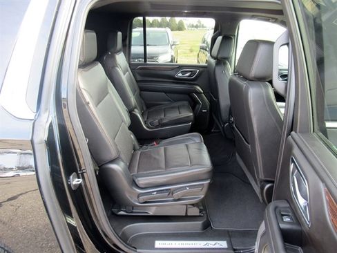 Used 2021 Chevrolet Suburban High Country image 18