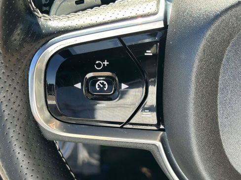 Used 2019 Volvo XC60 T5 R-Design AWD/4WD image 23