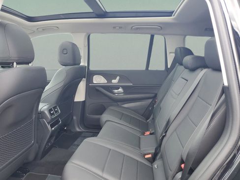 New 2026 Mercedes-Benz GLS 450 4MATIC image 12