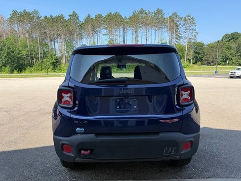 Used 2017 Jeep Renegade Trailhawk w/ Premium Trailhawk Package image 5