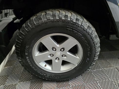 Used 2012 Jeep Wrangler Unlimited Rubicon w/ Dual Top Group image 35