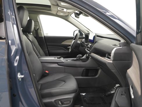 Used 2026 Toyota Grand Highlander AWD image 11