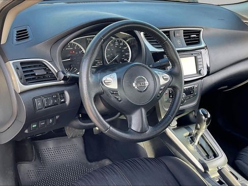 Used 2018 Nissan Sentra SV w/ Premium Package (P01) FWD image 18