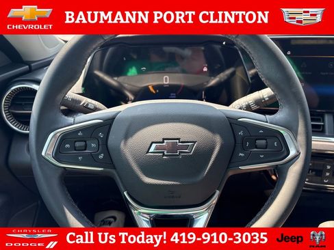 Used 2025 Chevrolet Trax ACTIV w/ Sunroof Package FWD image 15