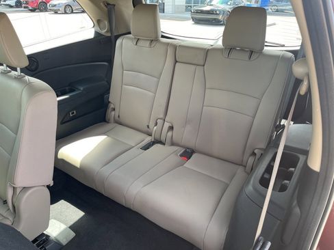 Used 2017 Honda Pilot Touring image 12