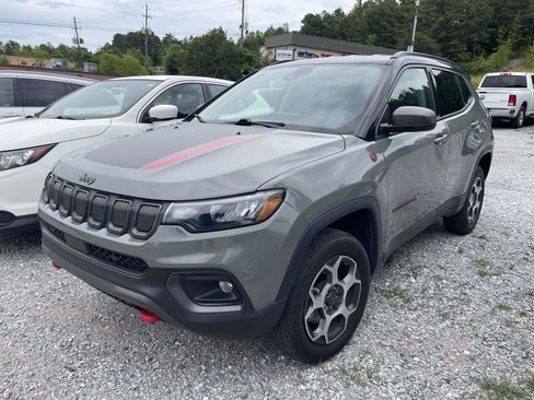 Used 2022 Jeep Compass Trailhawk w/ Trailer Tow Group AWD/4WD image 3
