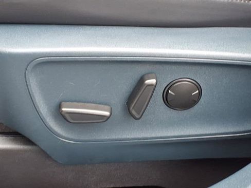 Used 2024 Ford Maverick Lariat w/ Black Appearance Package image 12