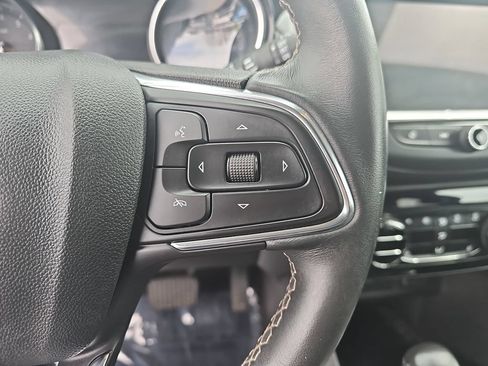Certified 2023 Buick Encore GX Select FWD image 22