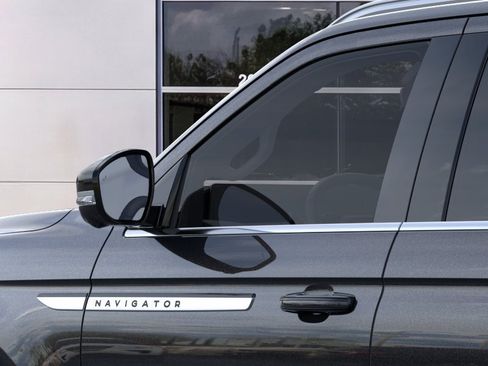 New 2026 Lincoln Navigator Premiere AWD/4WD image 20