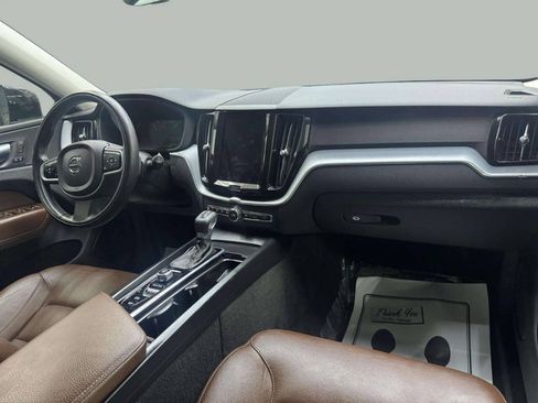 Used 2020 Volvo XC60 T6 Momentum w/ Protection Package Premier AWD/4WD image 7