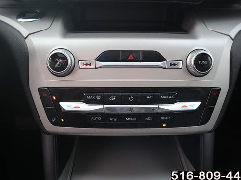 Used 2022 Ford Explorer XLT w/ Equipment Group 202A image 22