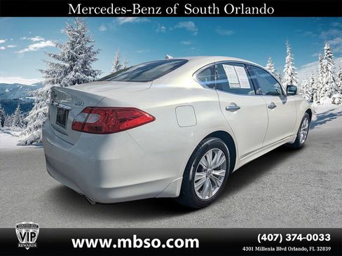 Used 2011 INFINITI M37 x w/ Deluxe Touring Pkg image 17