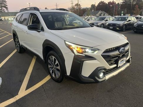 Used 2024 Subaru Outback Limited image 3