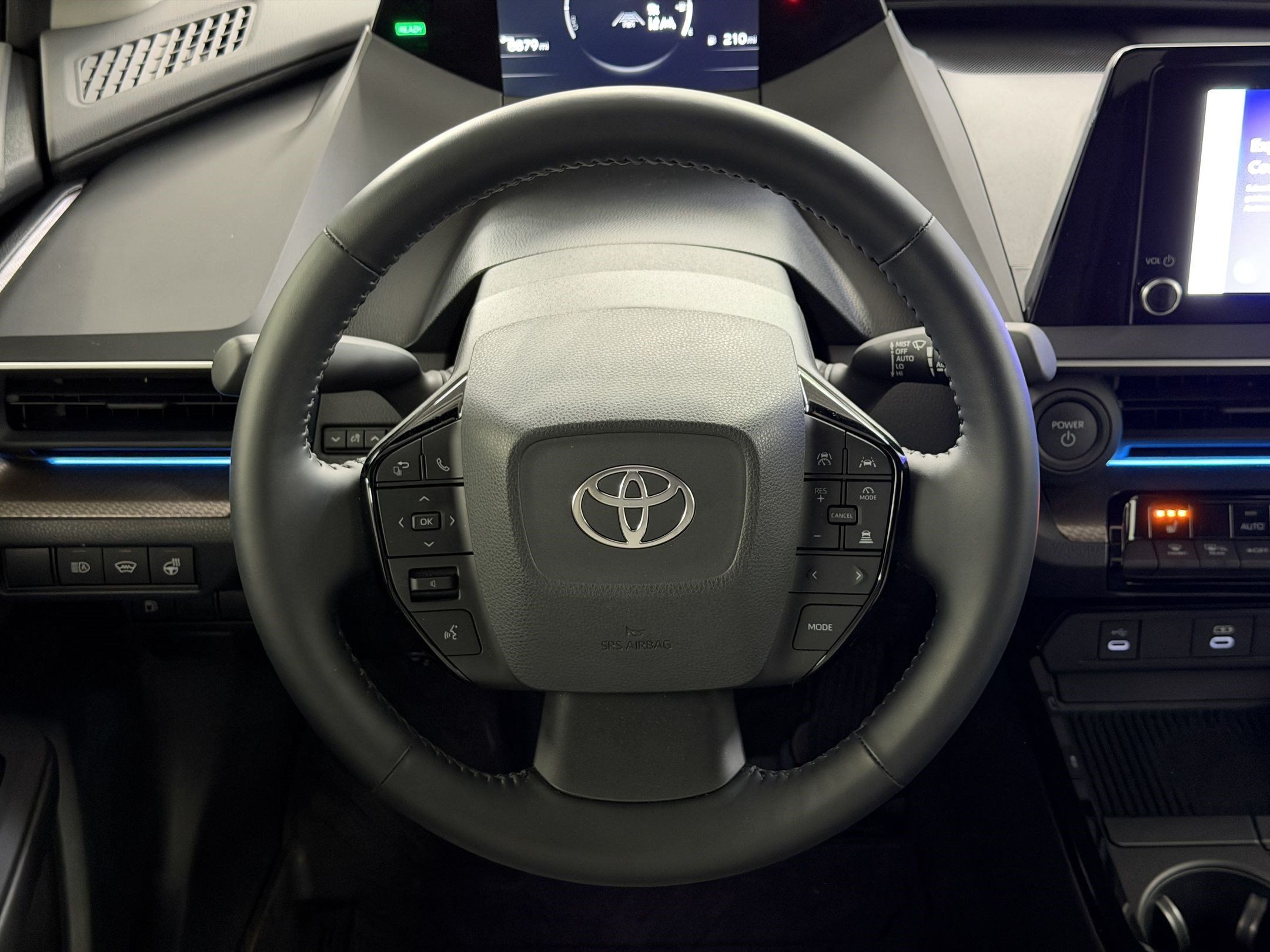 Used 2024 Toyota Prius XLE FWD image 11