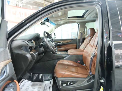 Used 2015 Cadillac Escalade ESV Premium image 17