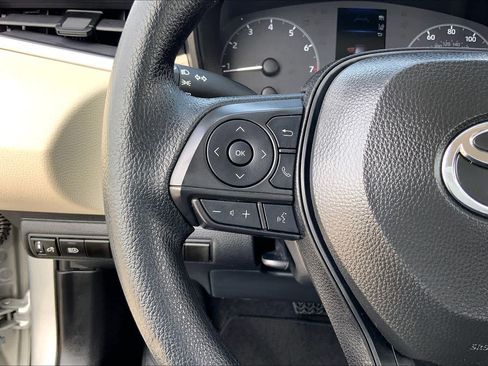 Used 2025 Toyota Corolla LE FWD image 23