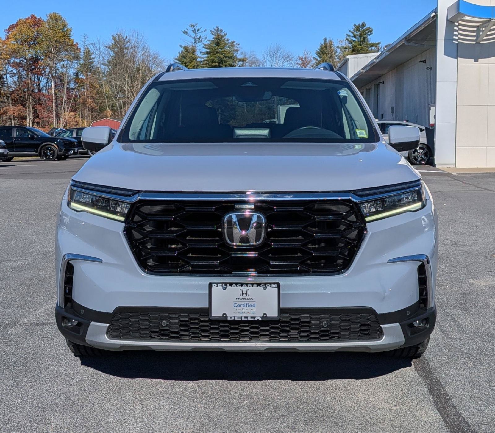 Certified 2025 Honda Pilot Touring image 2