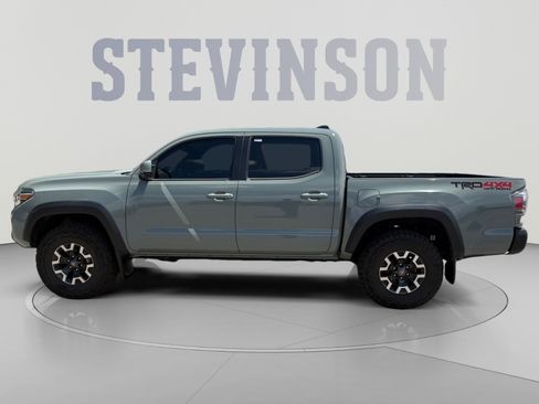 Used 2022 Toyota Tacoma TRD Off-Road w/ Truck Exterior Package (TMS) AWD/4WD image 2