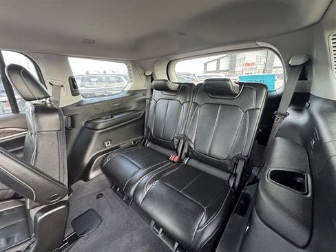 Used 2023 Jeep Grand Cherokee L Limited w/ Black Appearance Package image 11